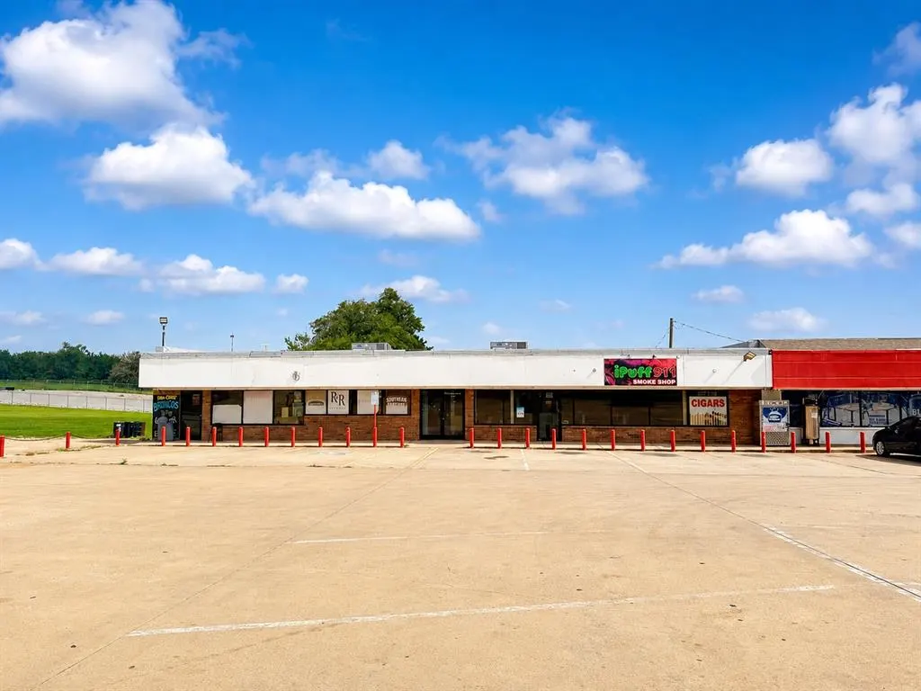 Photo 4 — 404 W Country Club Road, Chickasha, OK 73018