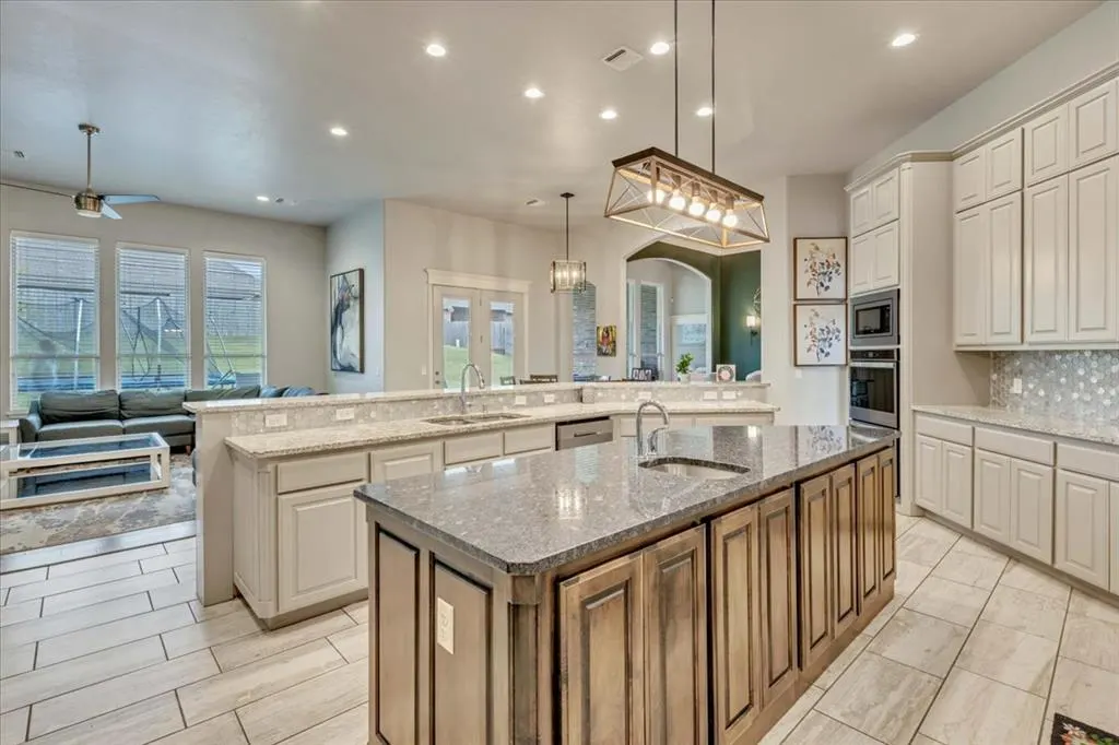 Photo 4 — 14708 Winoma Drive, Oklahoma City, OK 73142