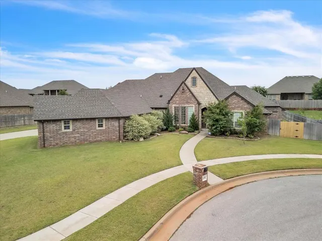 Photo 5 — 14708 Winoma Drive, Oklahoma City, OK 73142