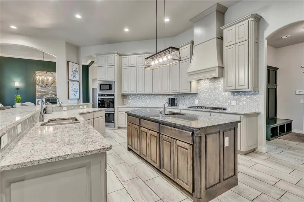 Photo 9 — 14708 Winoma Drive, Oklahoma City, OK 73142