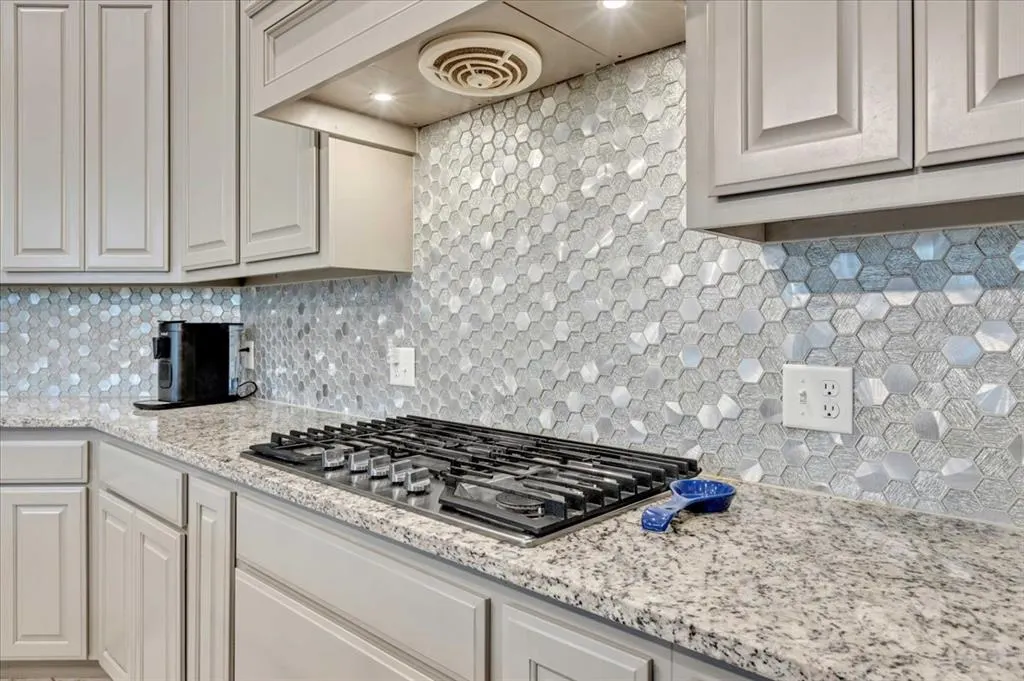 Photo 11 — 14708 Winoma Drive, Oklahoma City, OK 73142