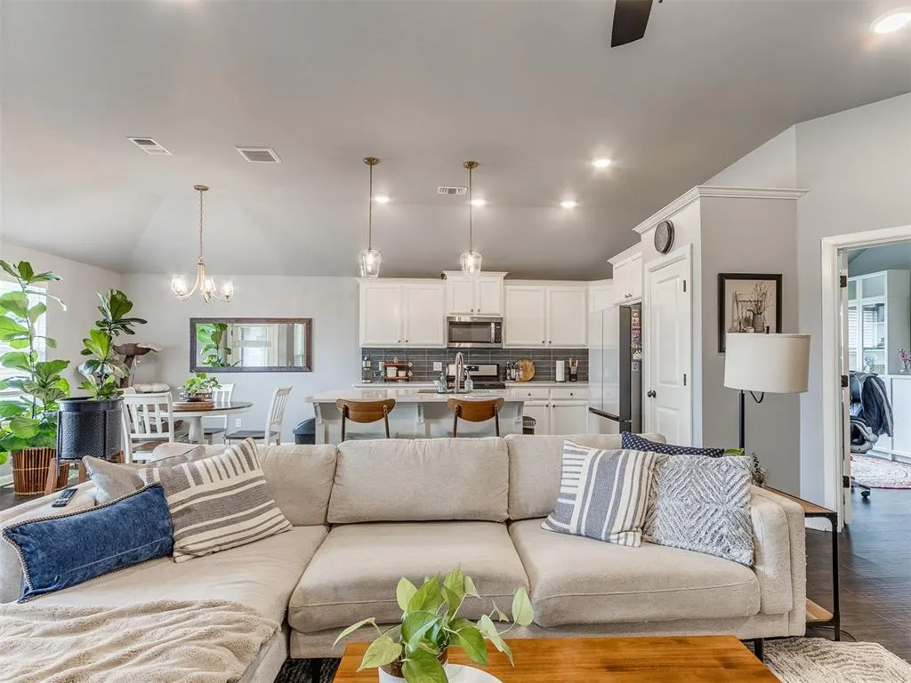 Photo 15 — 3051 Wister Road, Norman, OK 73069