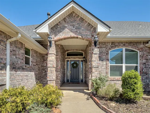 Photo 2 — 10125 Millspaugh Way, Yukon, OK 73099