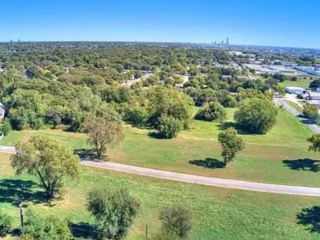 Photo 3 — 0000 Melrose Lane, Oklahoma City, OK 73107