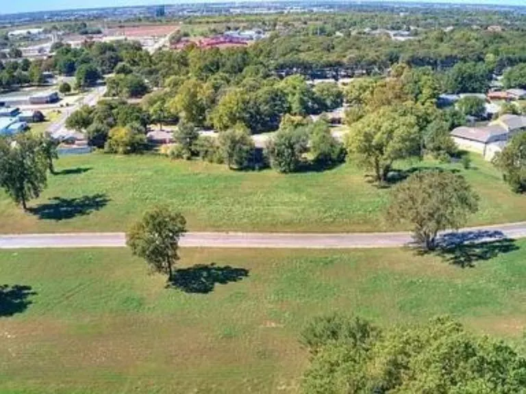 Photo 2 — 0000 Melrose Lane, Oklahoma City, OK 73107