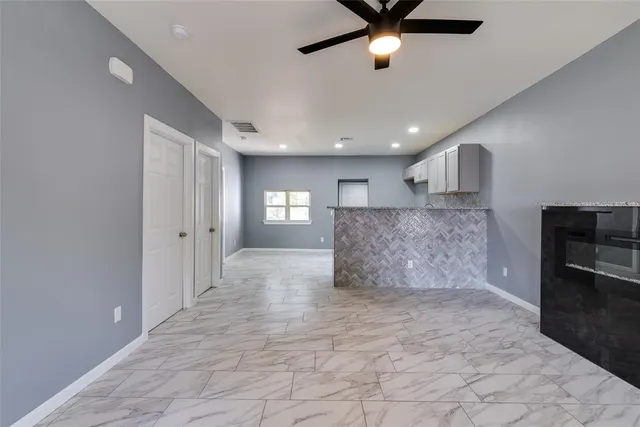 Photo 6 — 422 SE 17th Street, Oklahoma City, OK 73129
