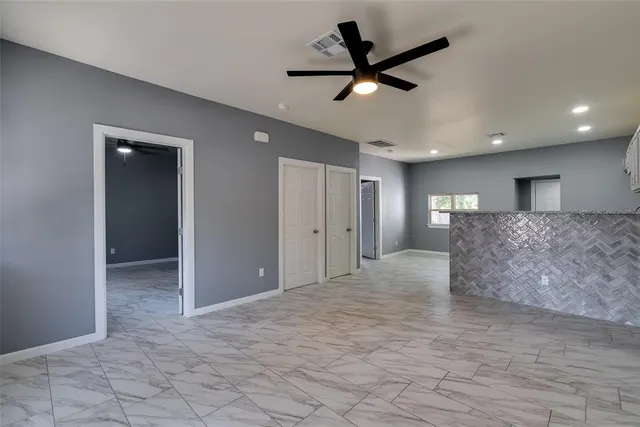 Photo 7 — 422 SE 17th Street, Oklahoma City, OK 73129