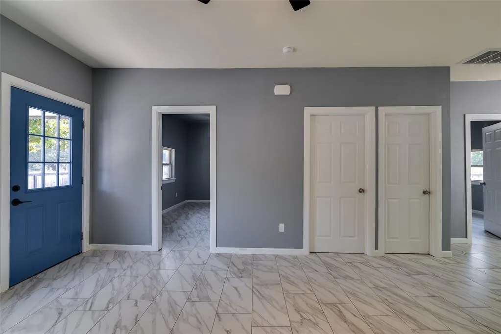 Photo 8 — 422 SE 17th Street, Oklahoma City, OK 73129