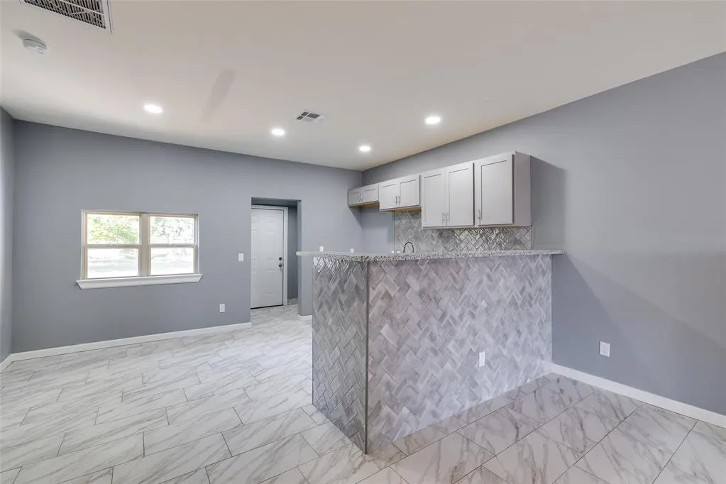 Photo 11 — 422 SE 17th Street, Oklahoma City, OK 73129