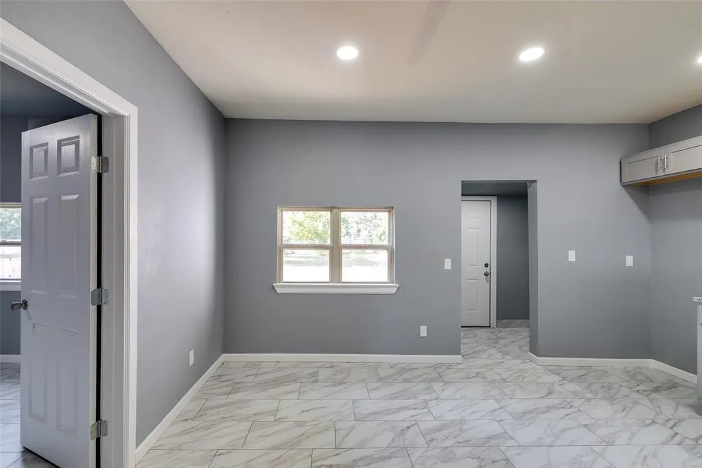Photo 12 — 422 SE 17th Street, Oklahoma City, OK 73129