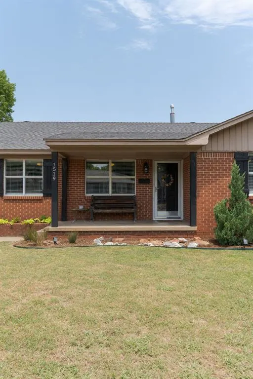 Photo 2 — 1519 Carlisle Court, Oklahoma City, OK 73120
