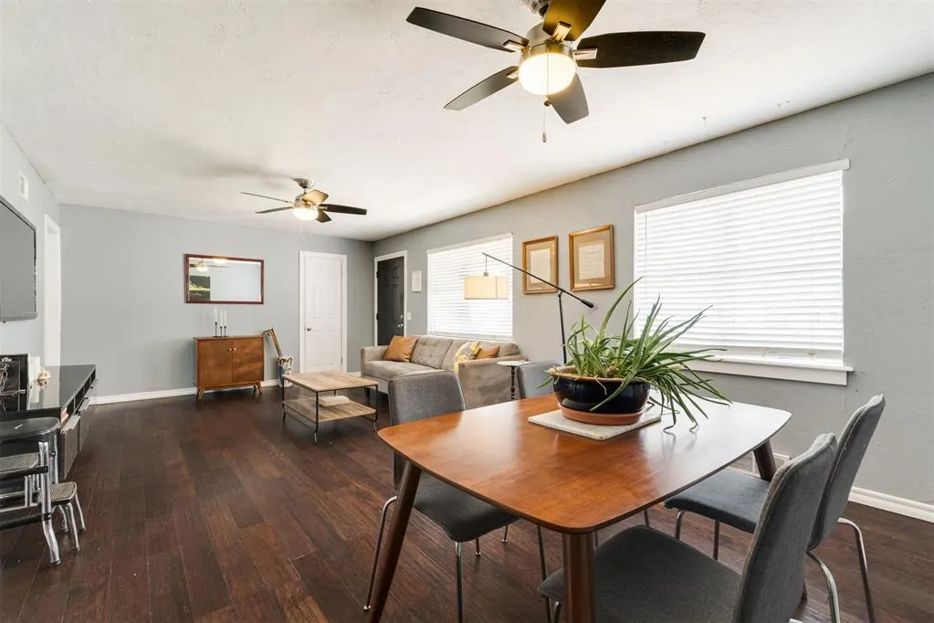 Photo 9 — 1519 Carlisle Court, Oklahoma City, OK 73120