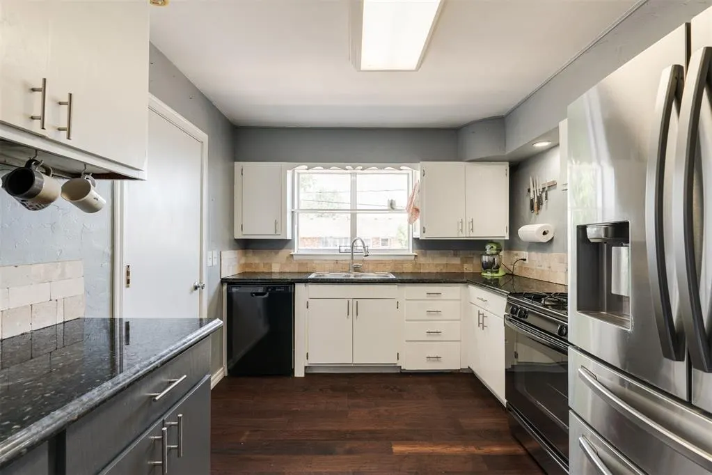Photo 11 — 1519 Carlisle Court, Oklahoma City, OK 73120