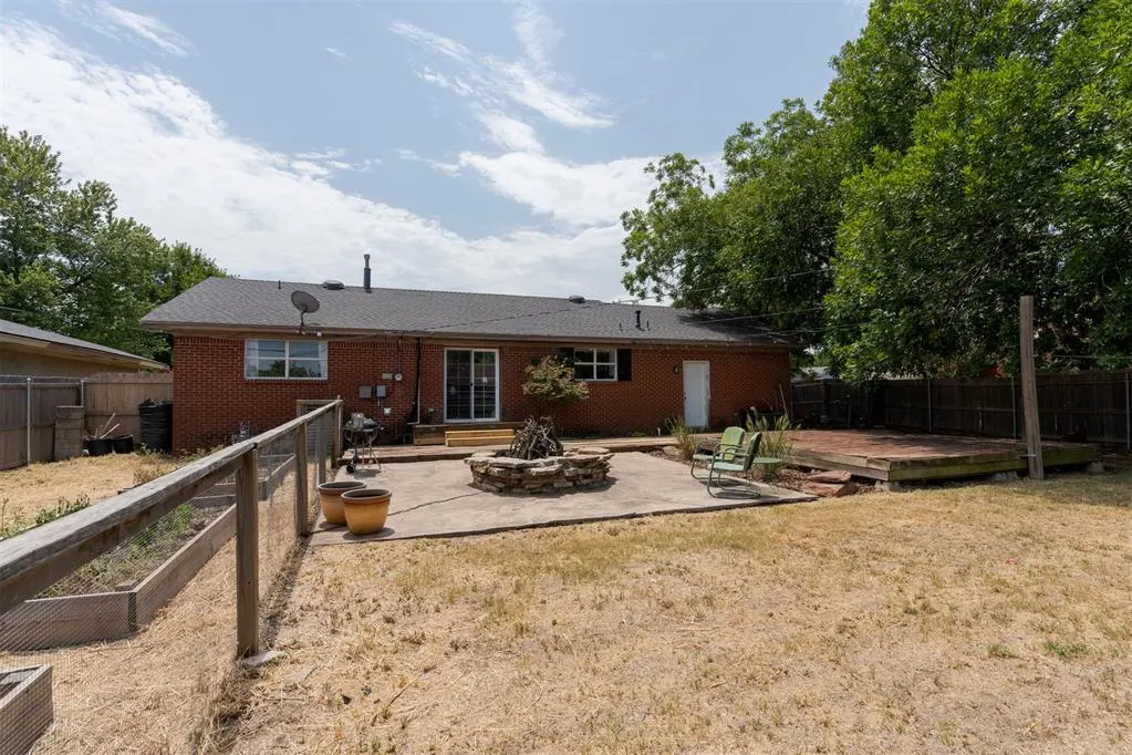 Photo 33 — 1519 Carlisle Court, Oklahoma City, OK 73120