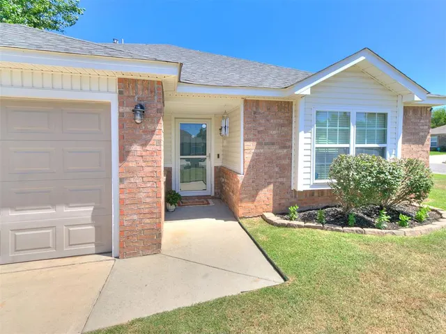Photo 3 — 709 NE 20th Terrace, Newcastle, OK 73065