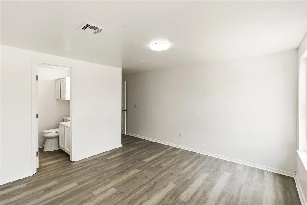 Photo 3 — 229 Windsor Way, Oklahoma City, OK 73110