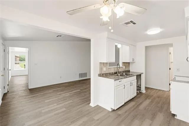 Photo 6 — 229 Windsor Way, Oklahoma City, OK 73110
