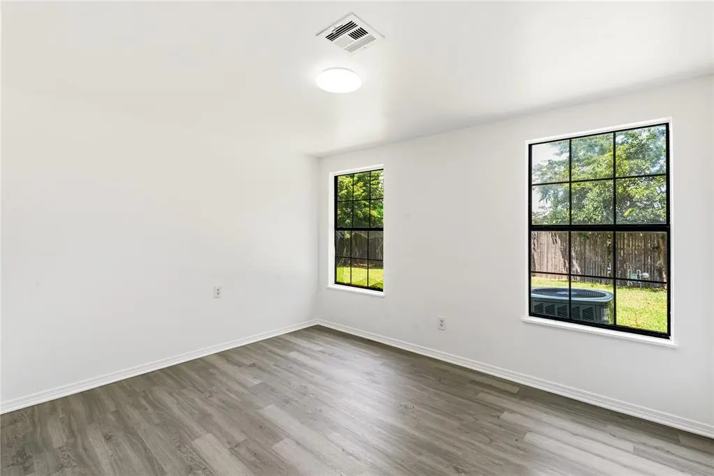 Photo 8 — 229 Windsor Way, Oklahoma City, OK 73110