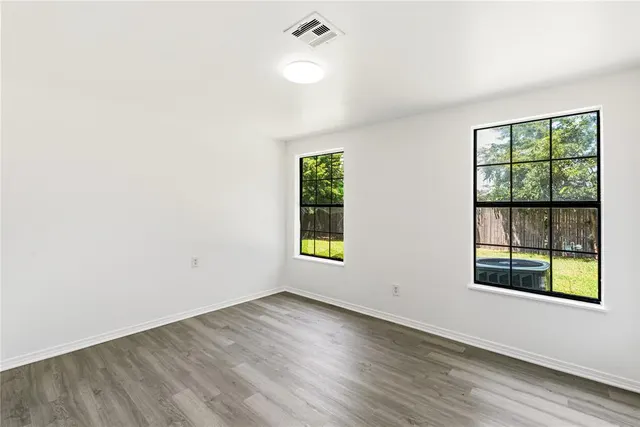 Photo 8 — 229 Windsor Way, Oklahoma City, OK 73110