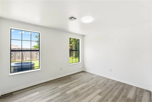 Photo 7 — 231 Windsor Way, Oklahoma City, OK 73110