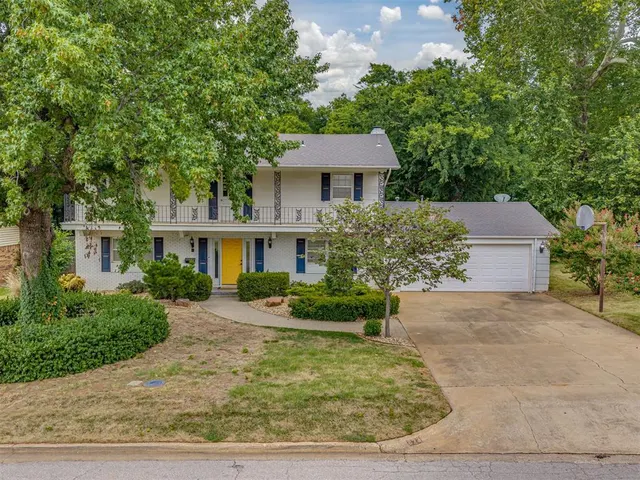 Photo 4 — 823 W Adams Street, Purcell, OK 73080