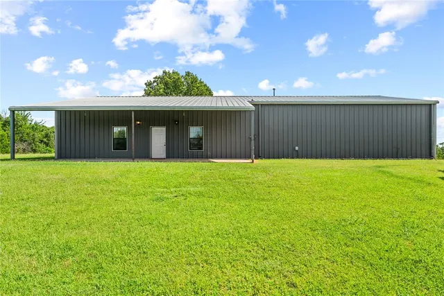 Photo 2 — 19760 Danny Lane, Luther, OK 73054