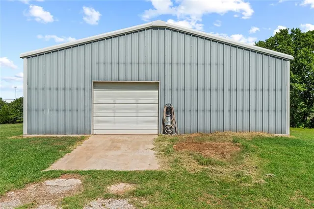 Photo 5 — 19760 Danny Lane, Luther, OK 73054
