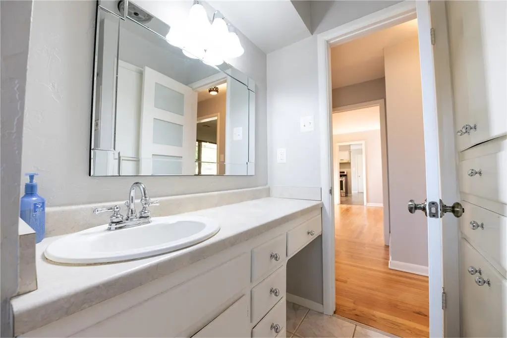 Photo 14 — 2505 Robin Road, Midwest City, OK 73110