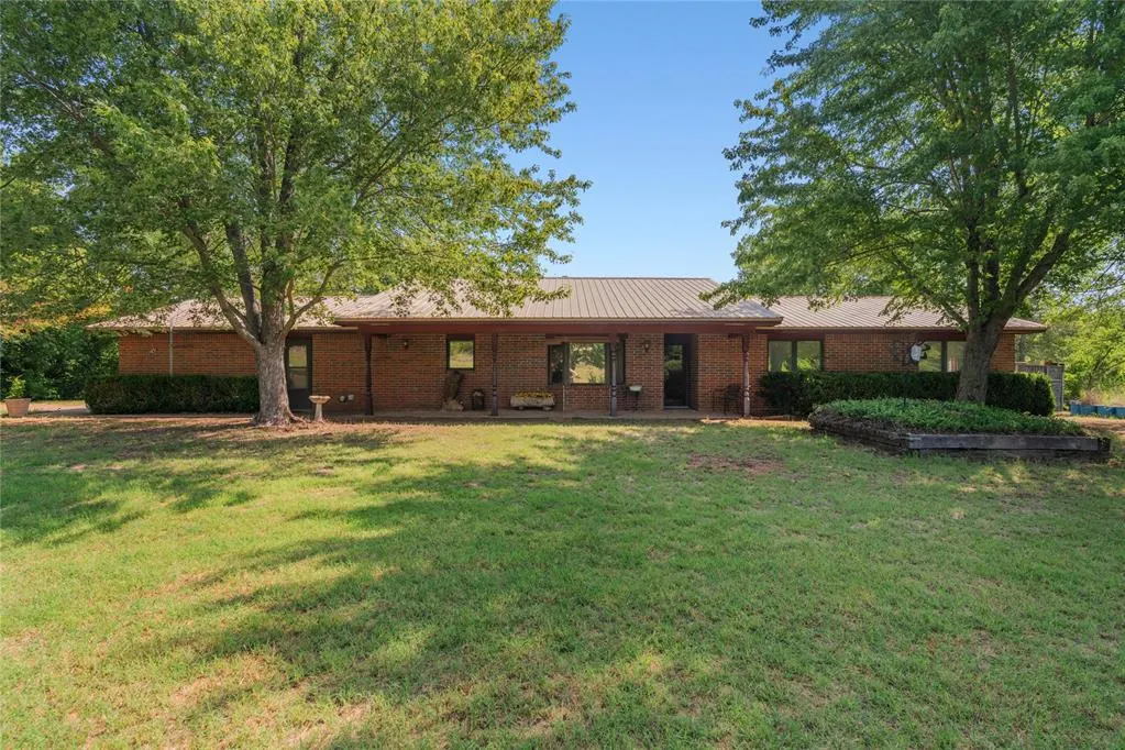 Front exterior — 2025 Cherokee Drive, Calumet, OK 73014