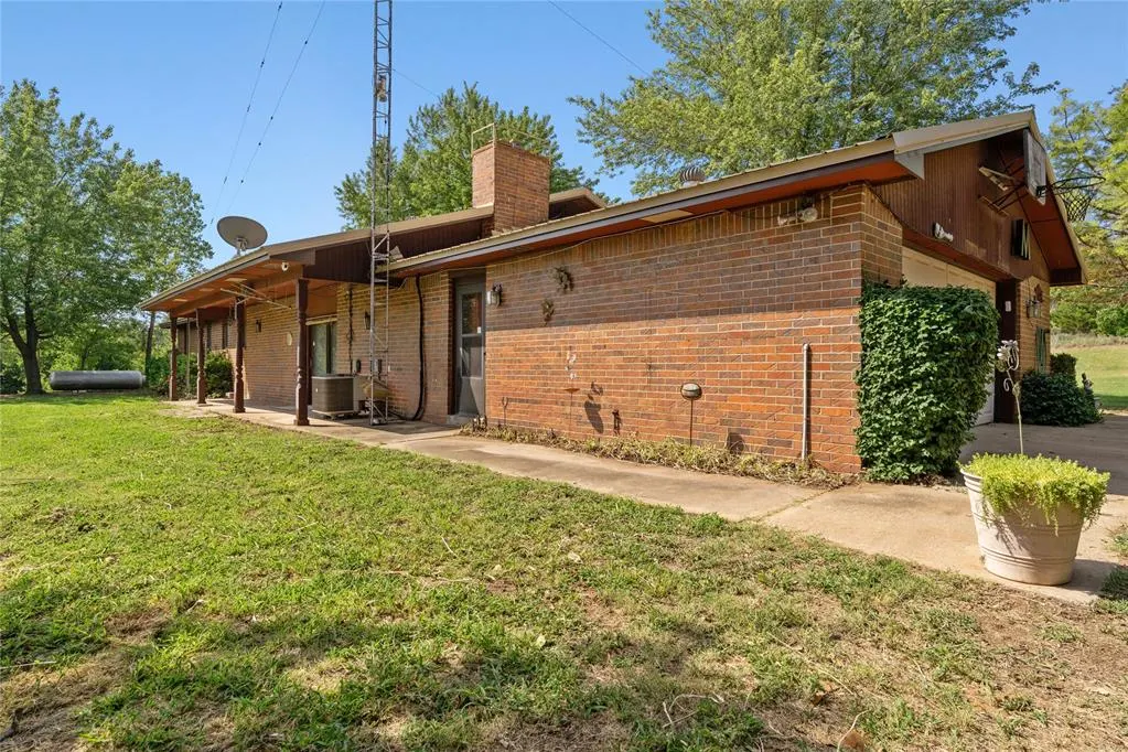 Photo 7 — 2025 Cherokee Drive, Calumet, OK 73014