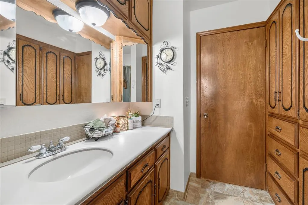 Photo 19 — 2025 Cherokee Drive, Calumet, OK 73014