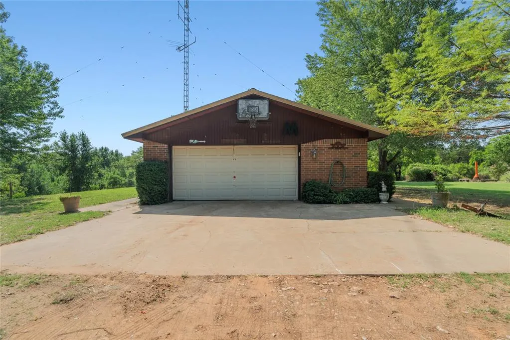 Photo 32 — 2025 Cherokee Drive, Calumet, OK 73014