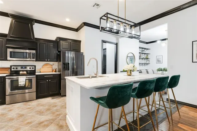 Photo 3 — 1309 Glen Cove Drive, Edmond, OK 73003