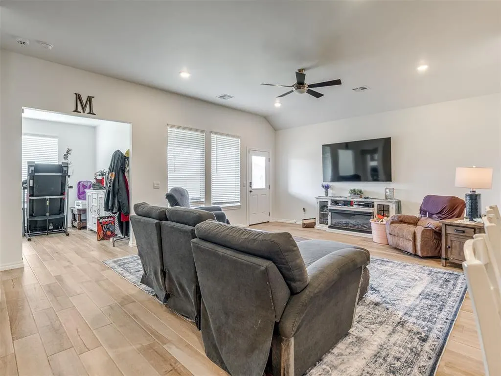 Photo 5 — 2517 Kathleens Crossing, Yukon, OK 73099