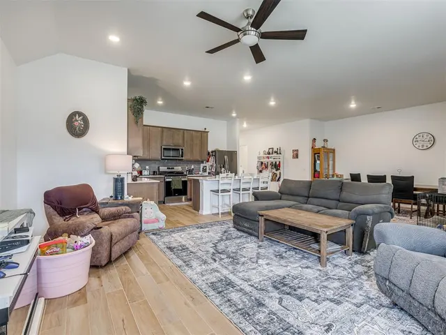 Photo 6 — 2517 Kathleens Crossing, Yukon, OK 73099