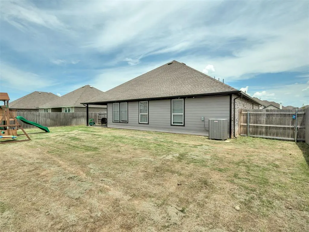 Photo 29 — 2517 Kathleens Crossing, Yukon, OK 73099