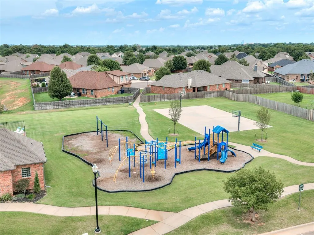 Photo 33 — 2517 Kathleens Crossing, Yukon, OK 73099