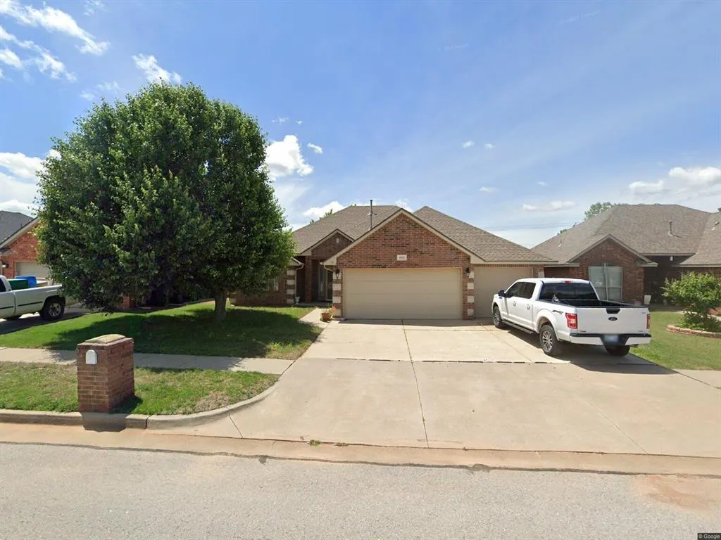Front exterior — 4901 Doe Run Drive, Yukon, OK 73099