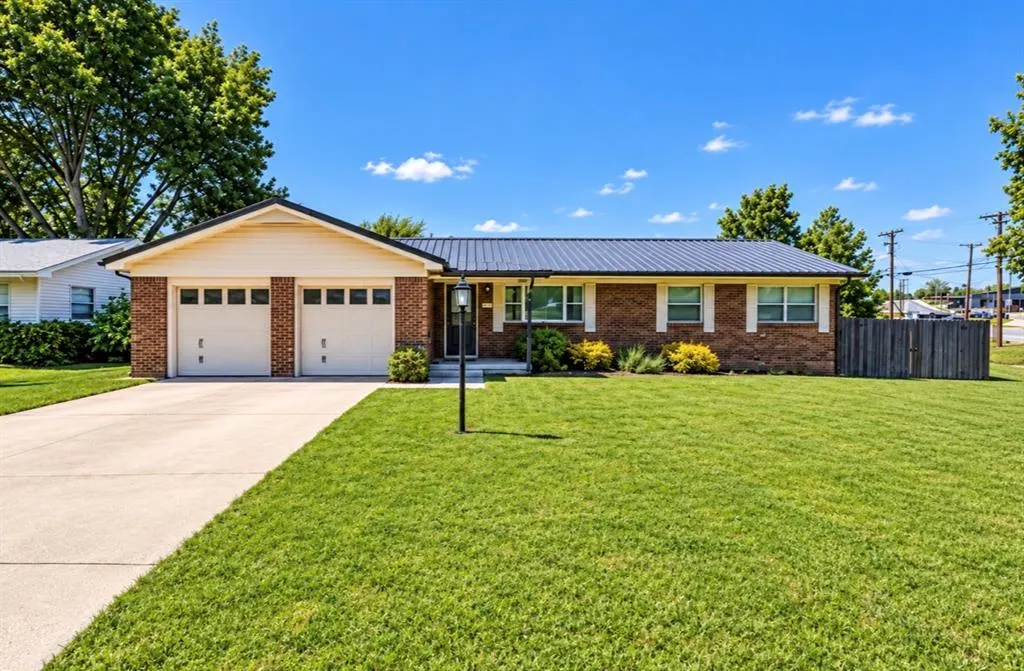 Front exterior — 2 Shannon Drive, Chickasha, OK 73018