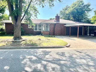 Sold home at 2701 SW 48th Street