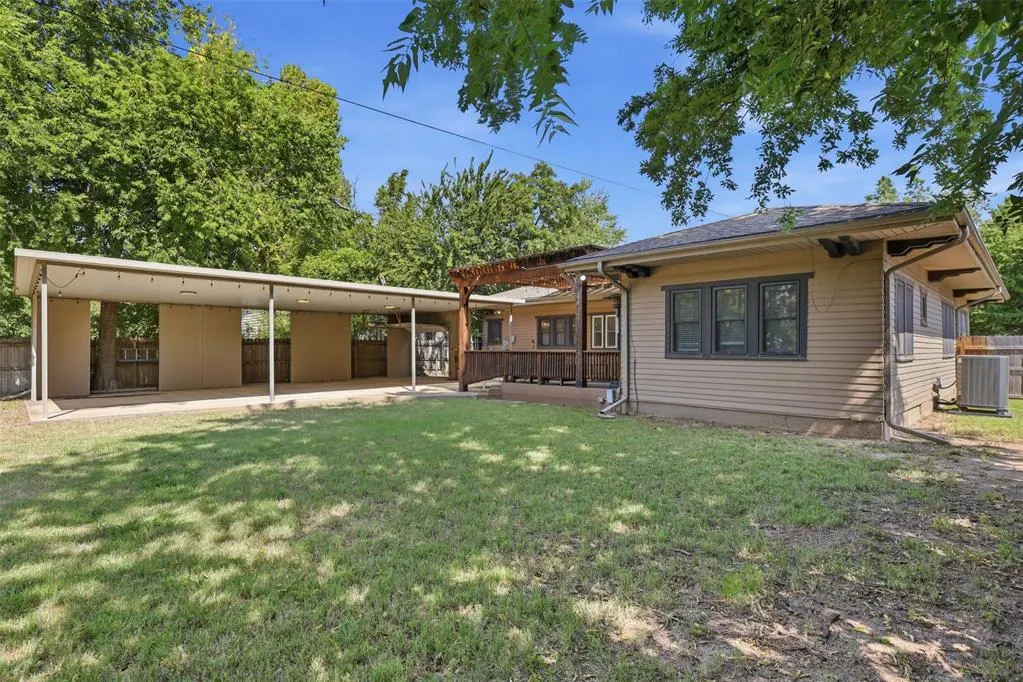 Photo 18 — 2112 NW 18th Street, Oklahoma City, OK 73107