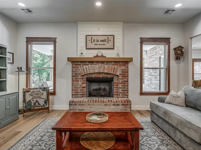 Photo 2 — 1940 SE 7th Street, Newcastle, OK 73065