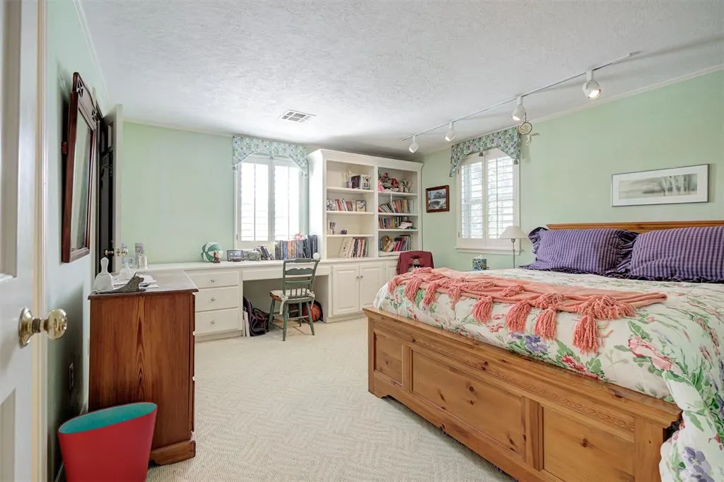 Photo 25 — 1433 Glenbrook Drive, Oklahoma City, OK 73118
