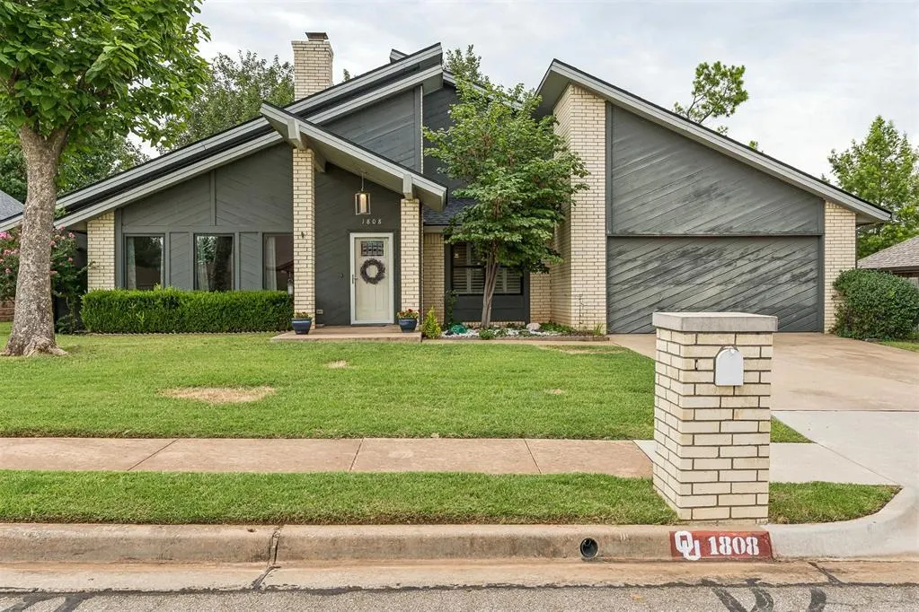 Front exterior — 1808 Asbury Place, Norman, OK 73071