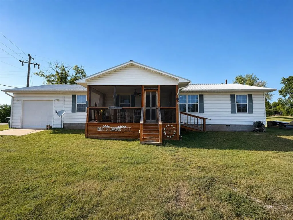 Front exterior — 304 W 5th Street, Asher, OK 74826