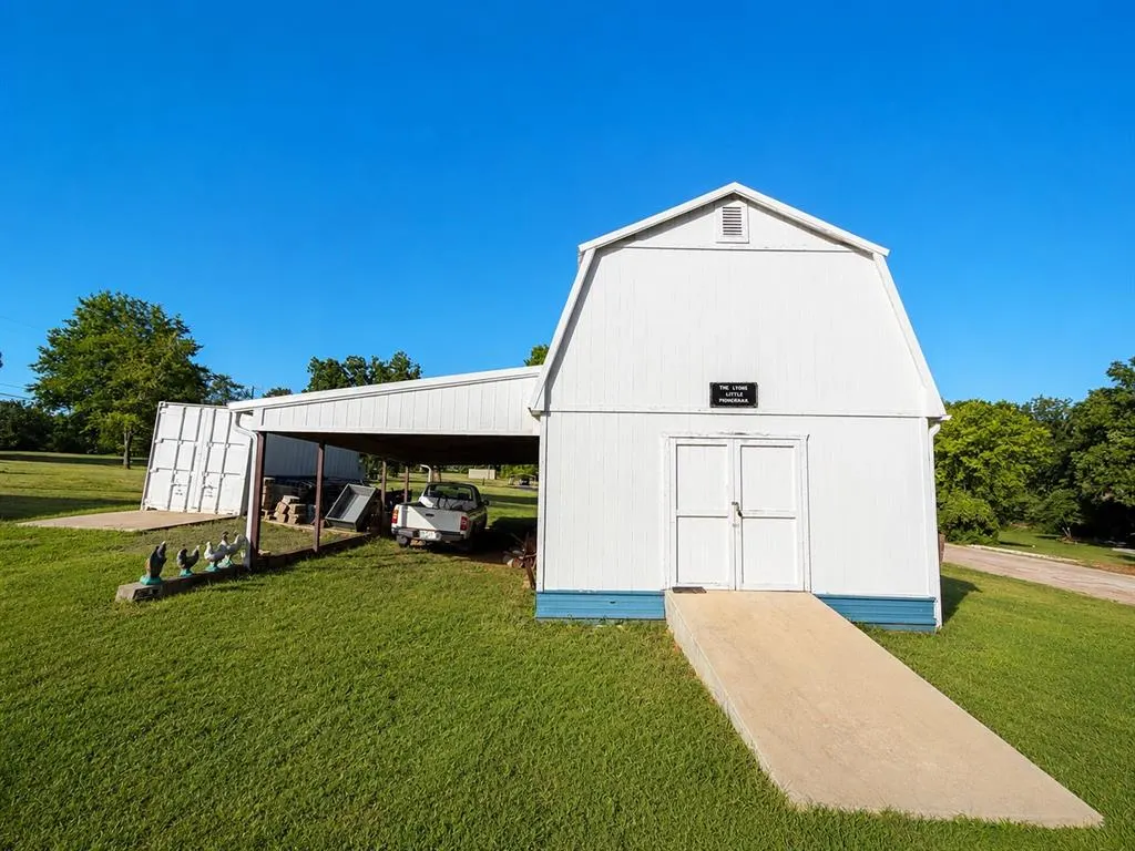 Photo 21 — 304 W 5th Street, Asher, OK 74826