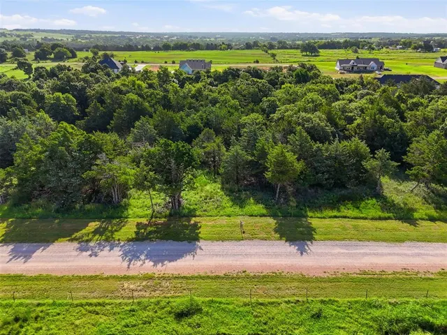 Photo 3 — 940 Creekside Trail 003, Guthrie, OK 73044