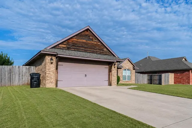 Photo 3 — 3312 Sharon Drive, Moore, OK 73160