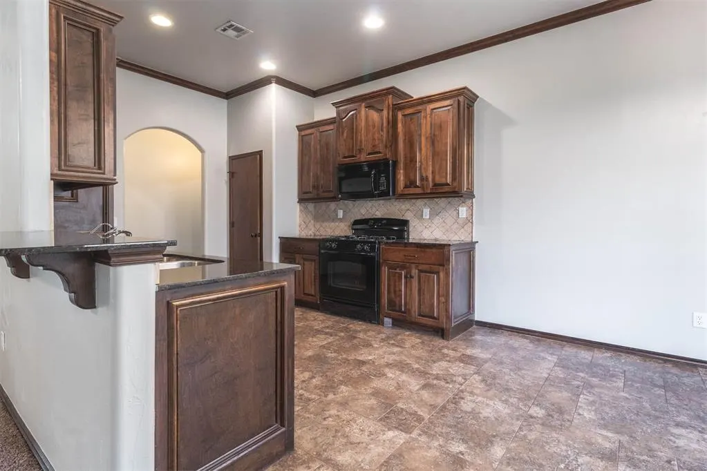 Photo 9 — 3312 Sharon Drive, Moore, OK 73160