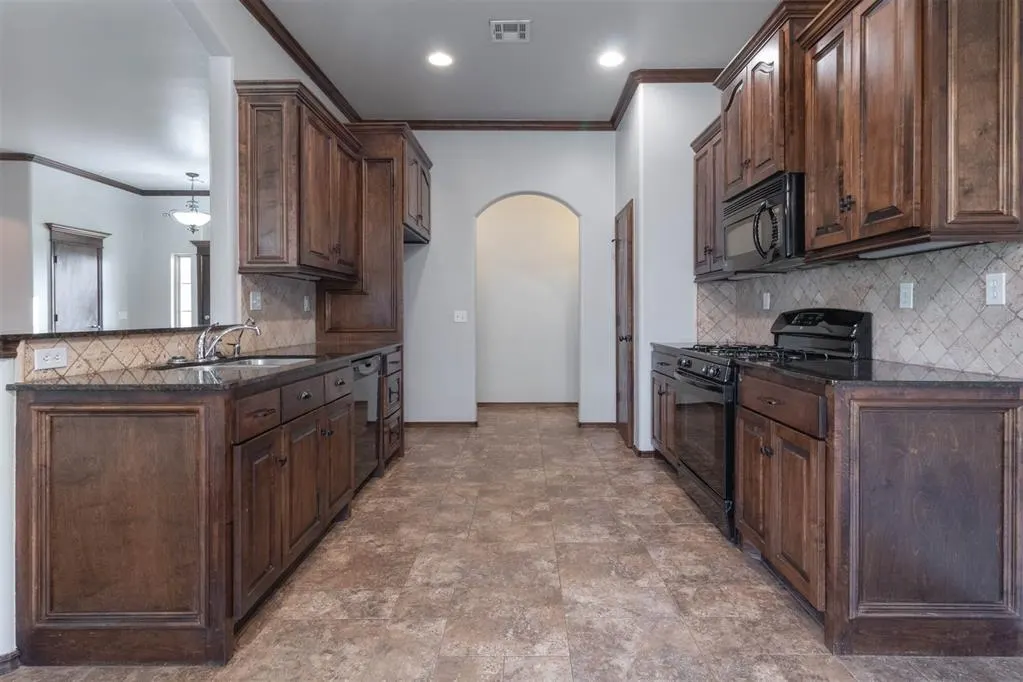 Photo 10 — 3312 Sharon Drive, Moore, OK 73160